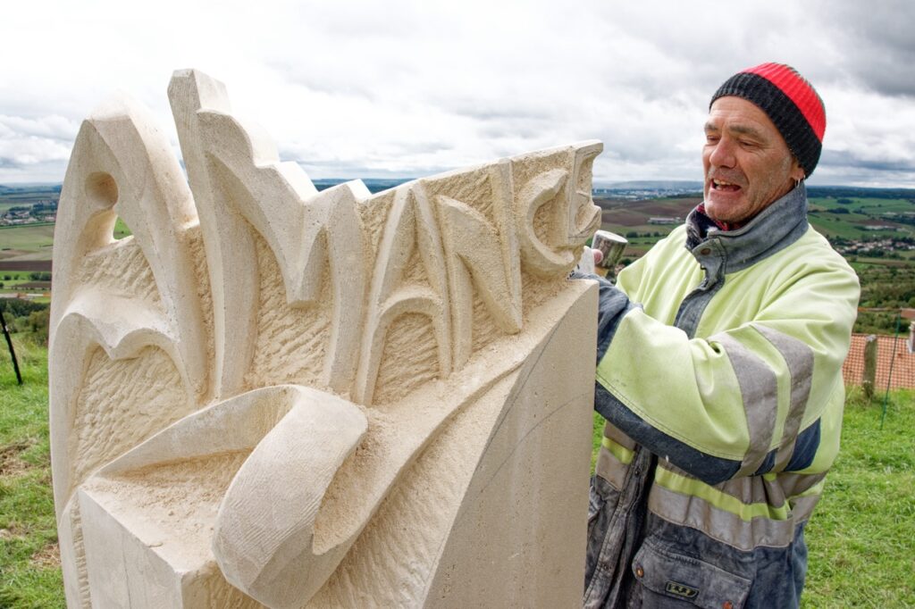 Festival de sculpture sur pierre - Vue d'ensemble
